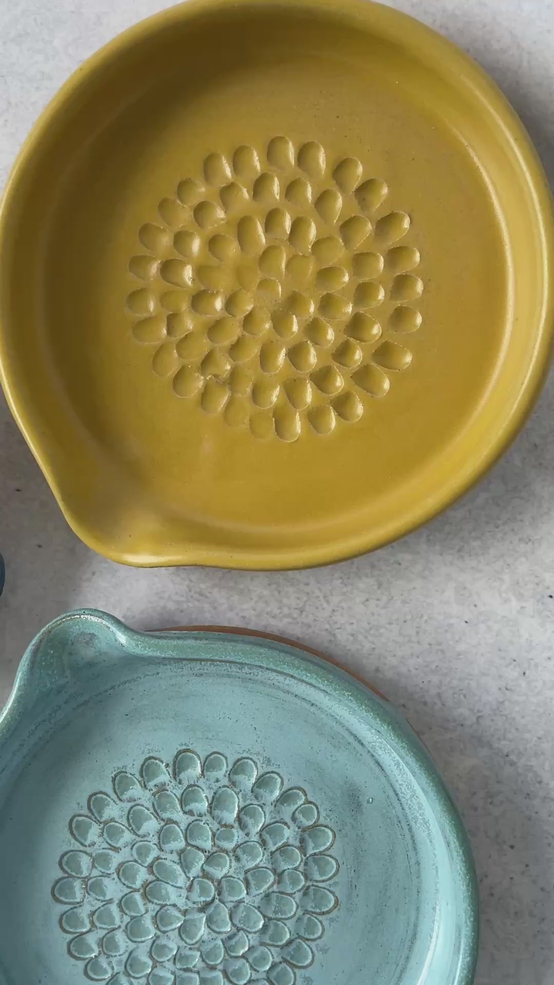 Load video: Garlic Grater Plate